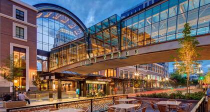 Lincoln Street 4 Bedroom Home by RedAwning