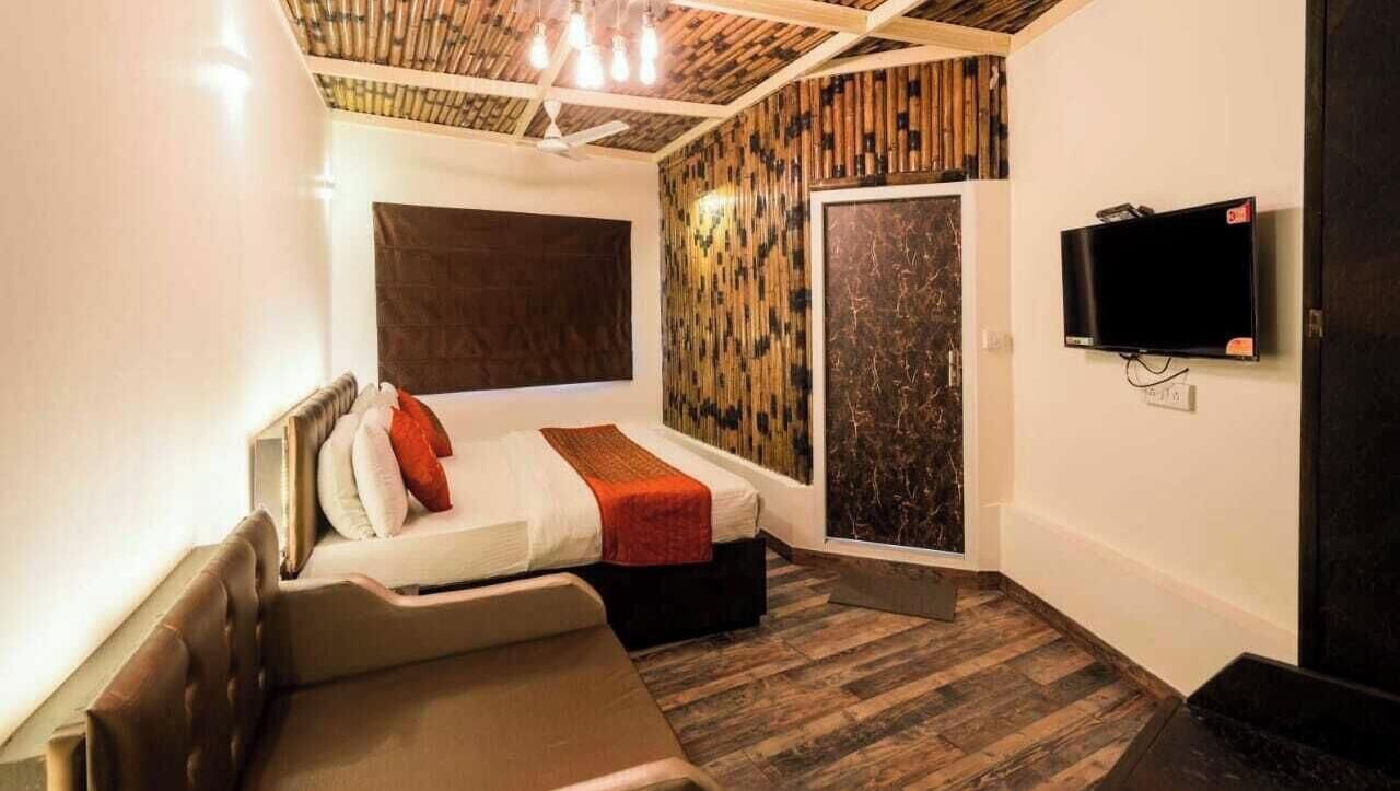 1 bedroom, premium bedding, in-room safe, desk