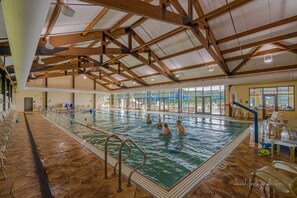 Indendørs pool