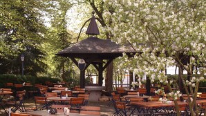 Outdoor dining - Hotel Bitburg (Bitburg)