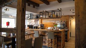 Bar (in der Unterkunft)