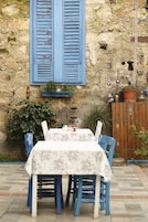 Escritorio, espacio para trabajar con un portátil, wifi gratis