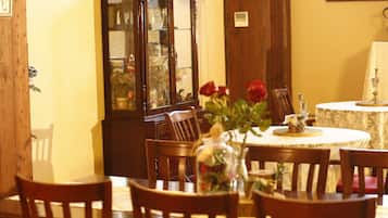 Standard Double Room | Desk, laptop workspace, free WiFi, bed sheets