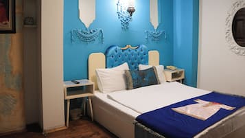 Bureau, espace de travail pour ordinateur portable, Wi-Fi gratuit