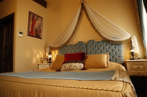 Escritorio, espacio para trabajar con un portátil, wifi gratis