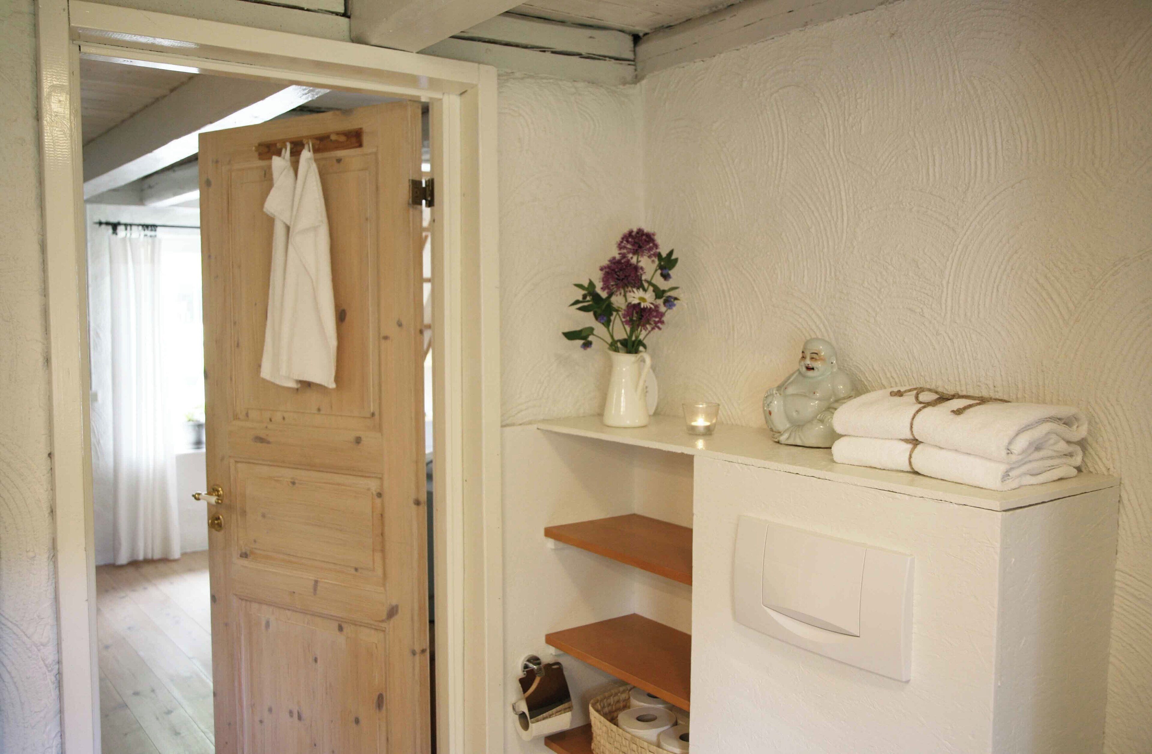 Family Apartment, 3 Bedrooms, Ensuite, Garden View | Bathroom | Shower, towels