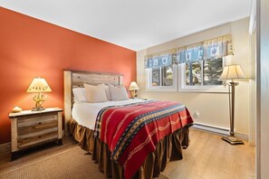 2 slaapkamers, een strijkplank/strijkijzer, gratis wifi, beddengoed