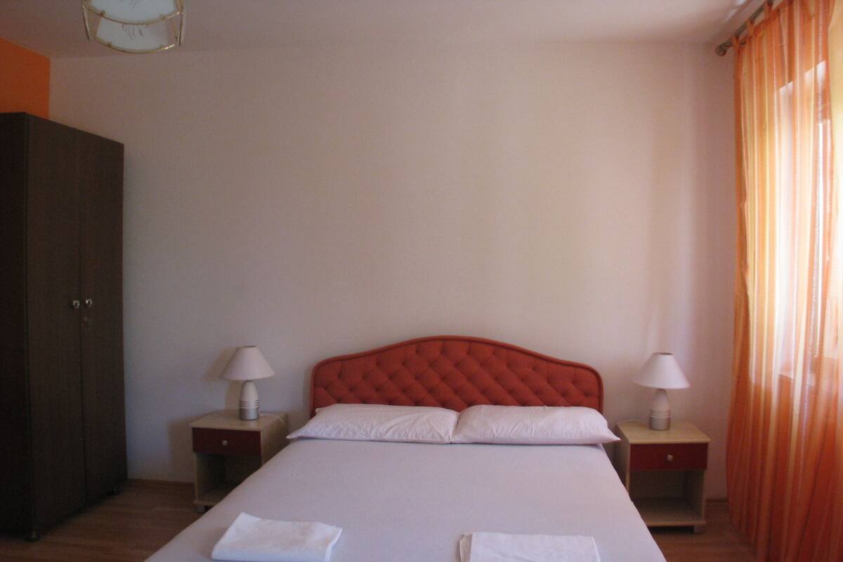 Apartment, 1 Bedroom (4) | WiFi (free), bed sheets