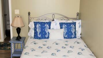 3 bedrooms, desk, iron/ironing board, travel cot