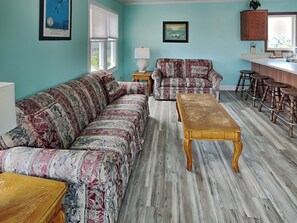 TV, DVD player - Hoff 1 | Walk to the Beach + Sound, Pet Friendly! (Topsail Beach)