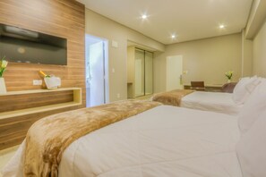 高級三人房 | 遮光布/窗簾、免費無線上網、床單