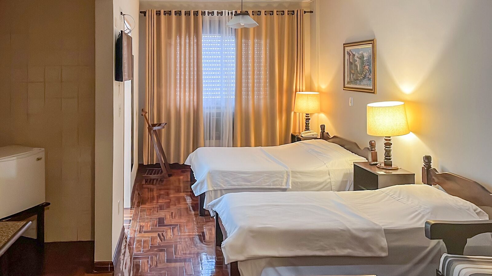 blackout curtains, free wifi, bed sheets