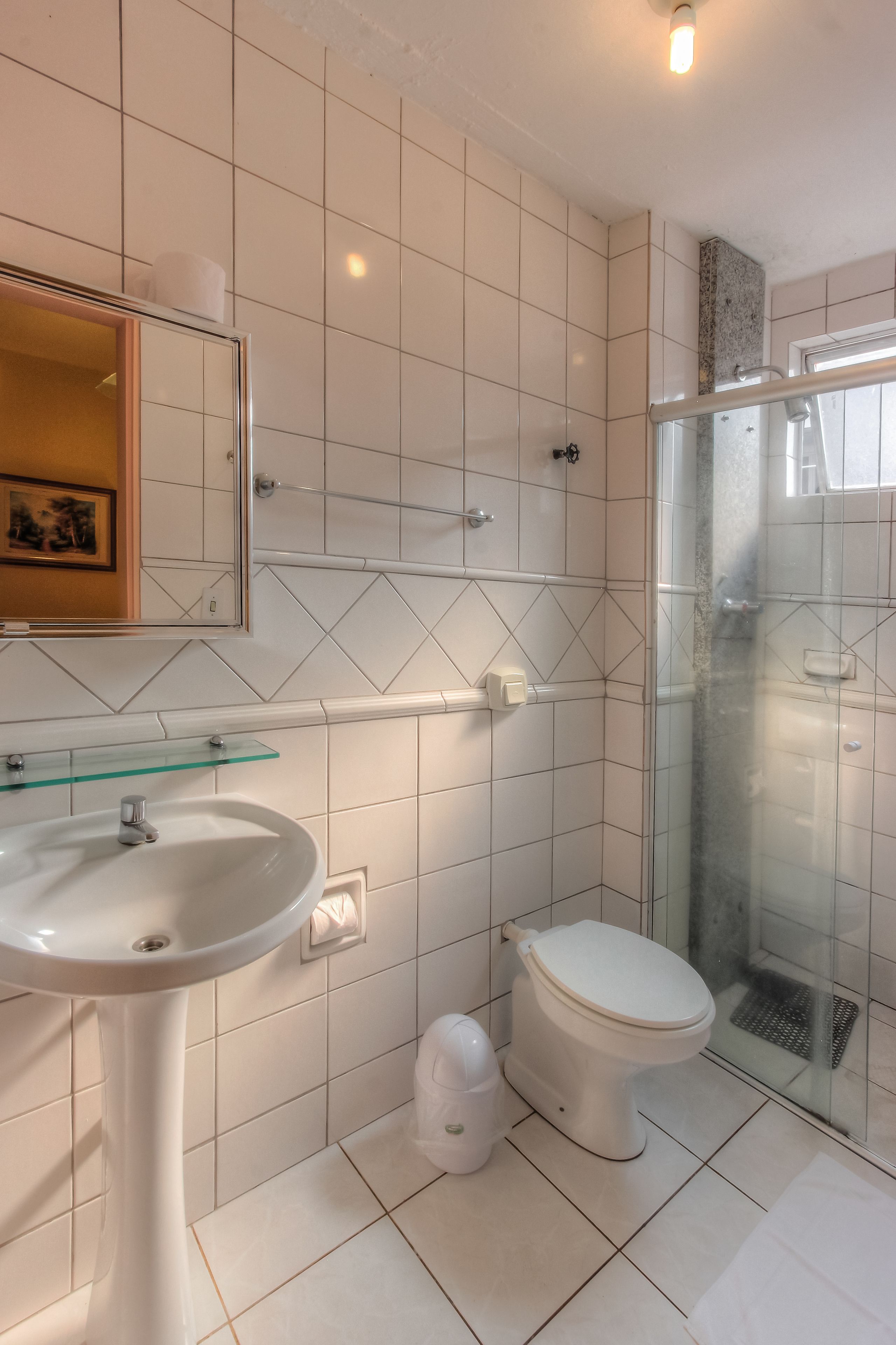 shower, free toiletries, towels