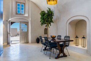 1 bedroom, premium bedding, minibar, in-room safe - Phaos 1870 A Restored Winery (Santorini)