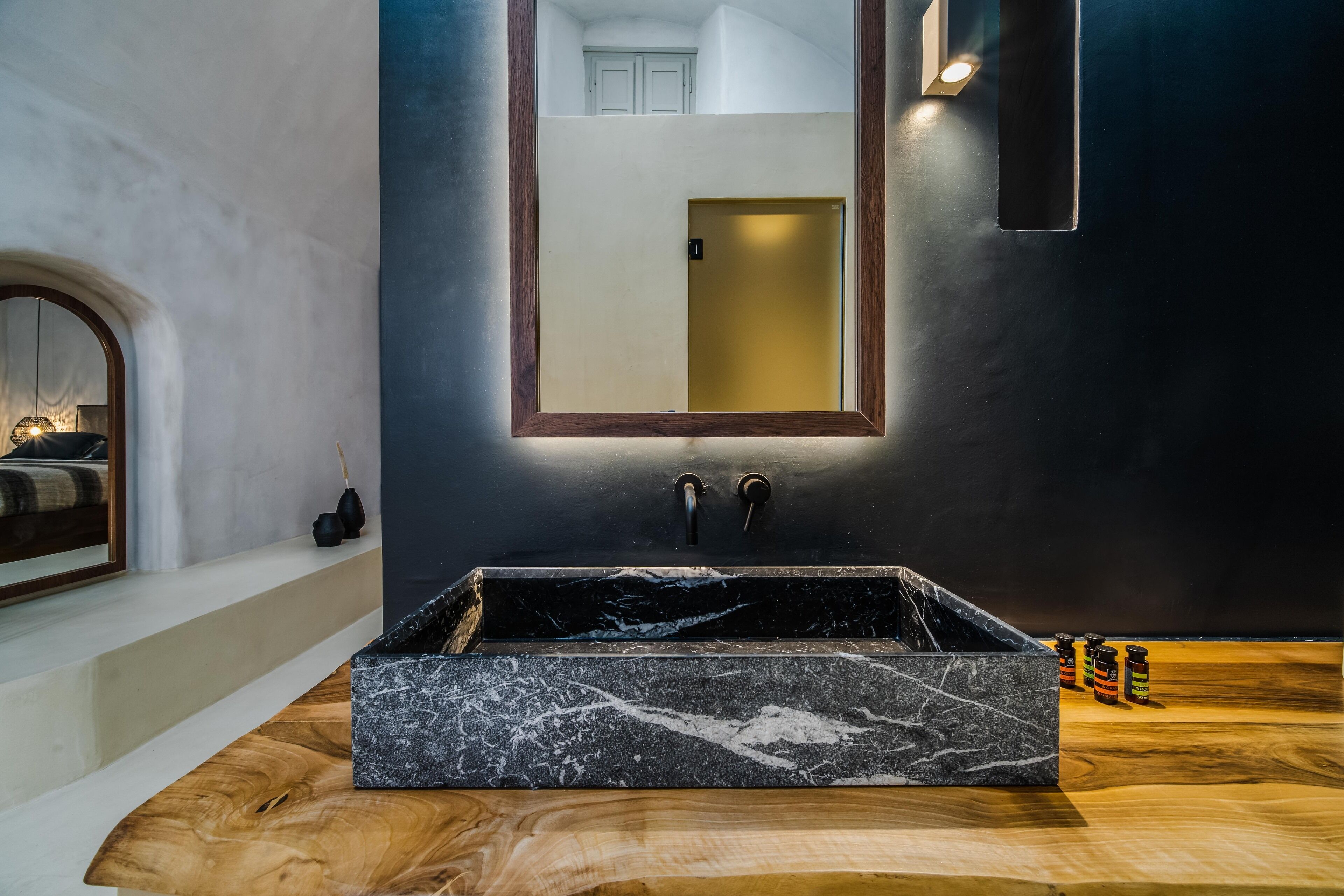 Foto - Phaos 1870, A restored Winery