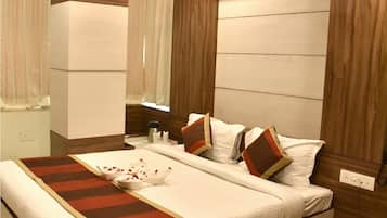 Deluxe Double Room, City View | Room amenity