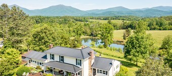 Unplugged Getaway w/ Stunning Mountain Views