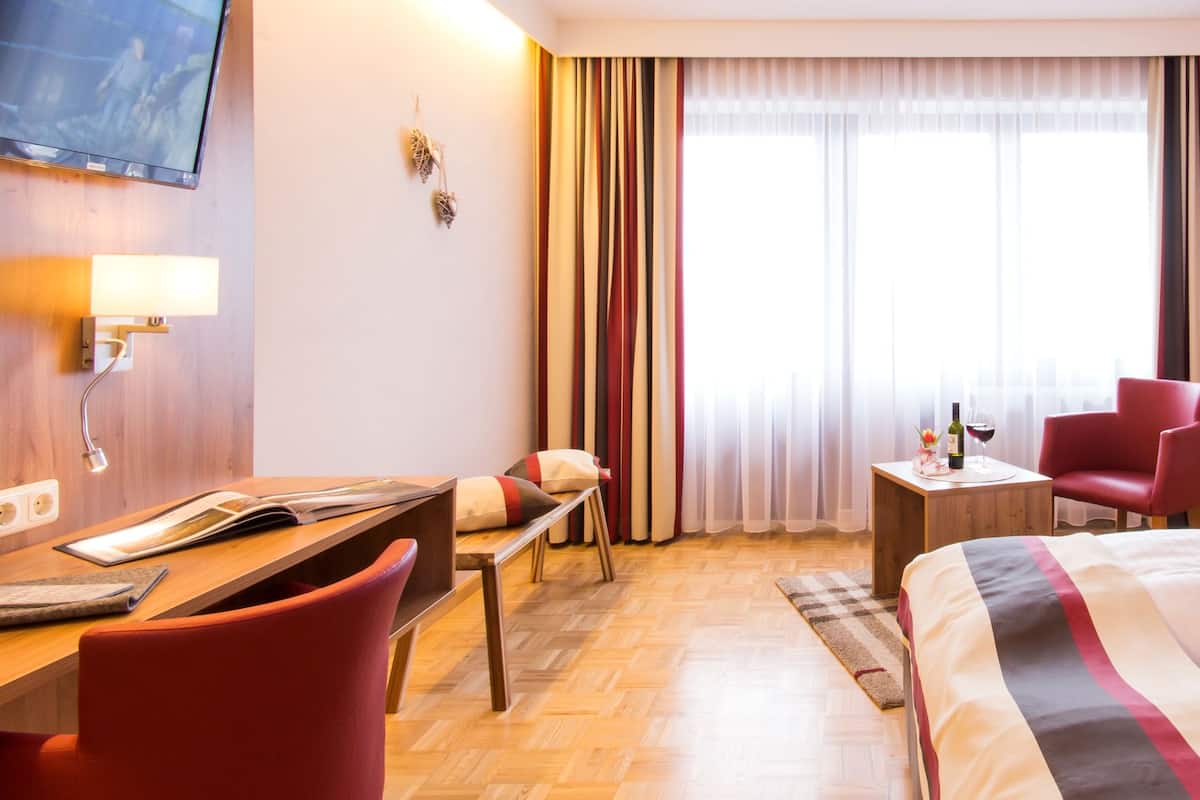 Classic Double Room, Balcony, Garden View | In-room safe, desk, iron/ironing board (on request), WiFi (free)