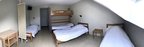 Dormitorio compartido, varias camas | Tabla de planchar con plancha, wifi gratis y ropa de cama 