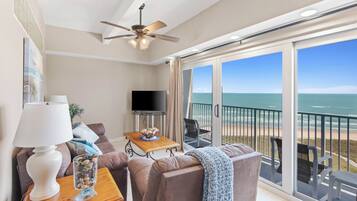 Télévision, lecteur de DVD, table de tennis de table