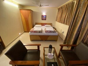 Superior Room | Free WiFi, bed sheets - Hotel Sweet Dream (Jaipur)