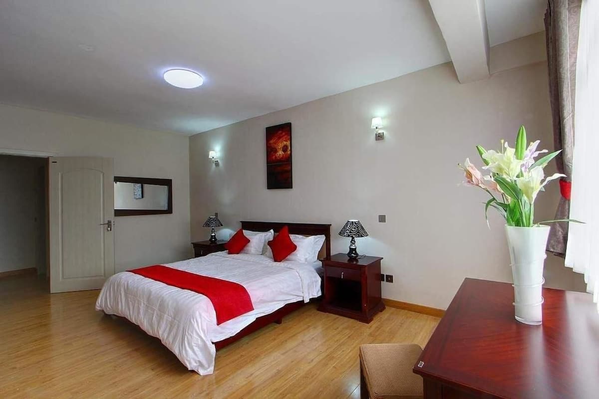 Premium appartement, 1 slaapkamer | 1 slaapkamer, een kluis op de kamer, individueel gemeubileerd