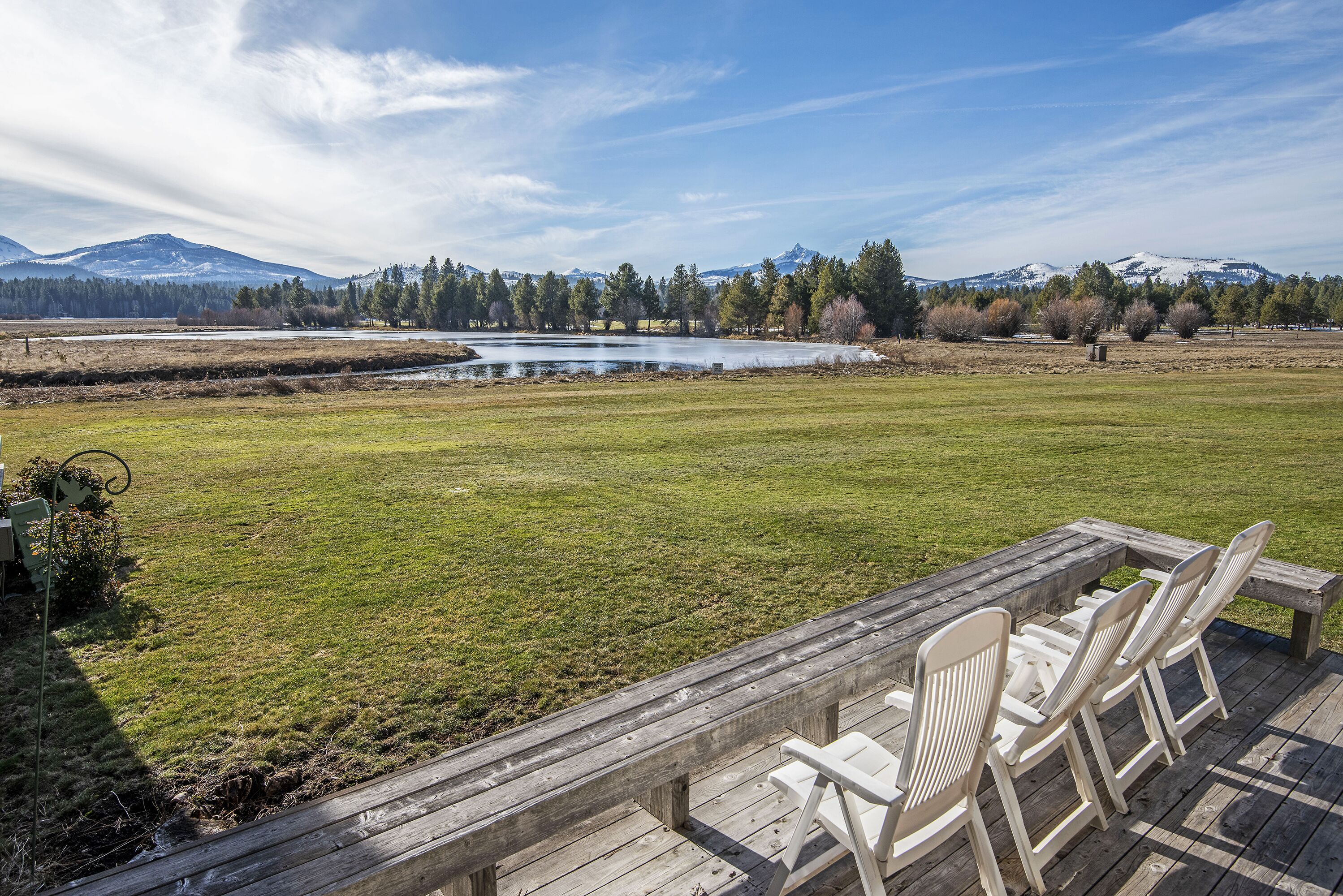 Dog friendly condo with views of the Sisters, Mt Washington & Phalarope Lake!