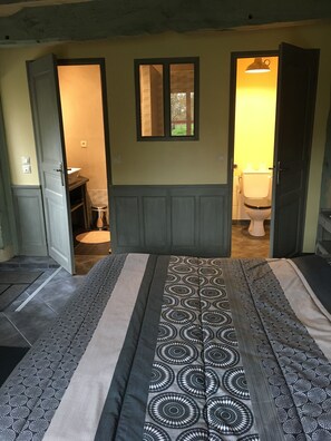 Classic Double Room | Soundproofing, free WiFi, bed sheets - La Malcotais (Noyal-Chatillon-sur-Seiche)