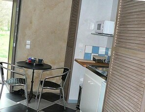 Classic Double Room | Private kitchen | Electric kettle - La Malcotais (Noyal-Chatillon-sur-Seiche)