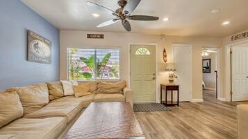 Smart TV, videogames, pebolim, mesa de pingue-pongue