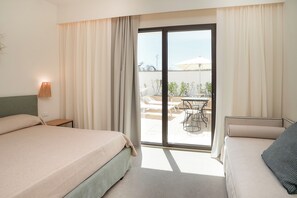 Junior Double Room | 1 bedroom, premium bedding, down duvets, minibar - Corte dei Melograni Hotel Resort (Giurdignano)