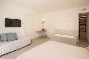 Quarto casal júnior | Banheira de hidromassagem particular