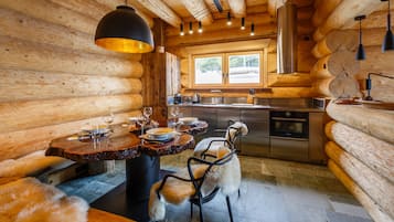 Panoramic-Ferienhütte | Eigene Küche | Kühlschrank, Herdplatte, Geschirrspüler