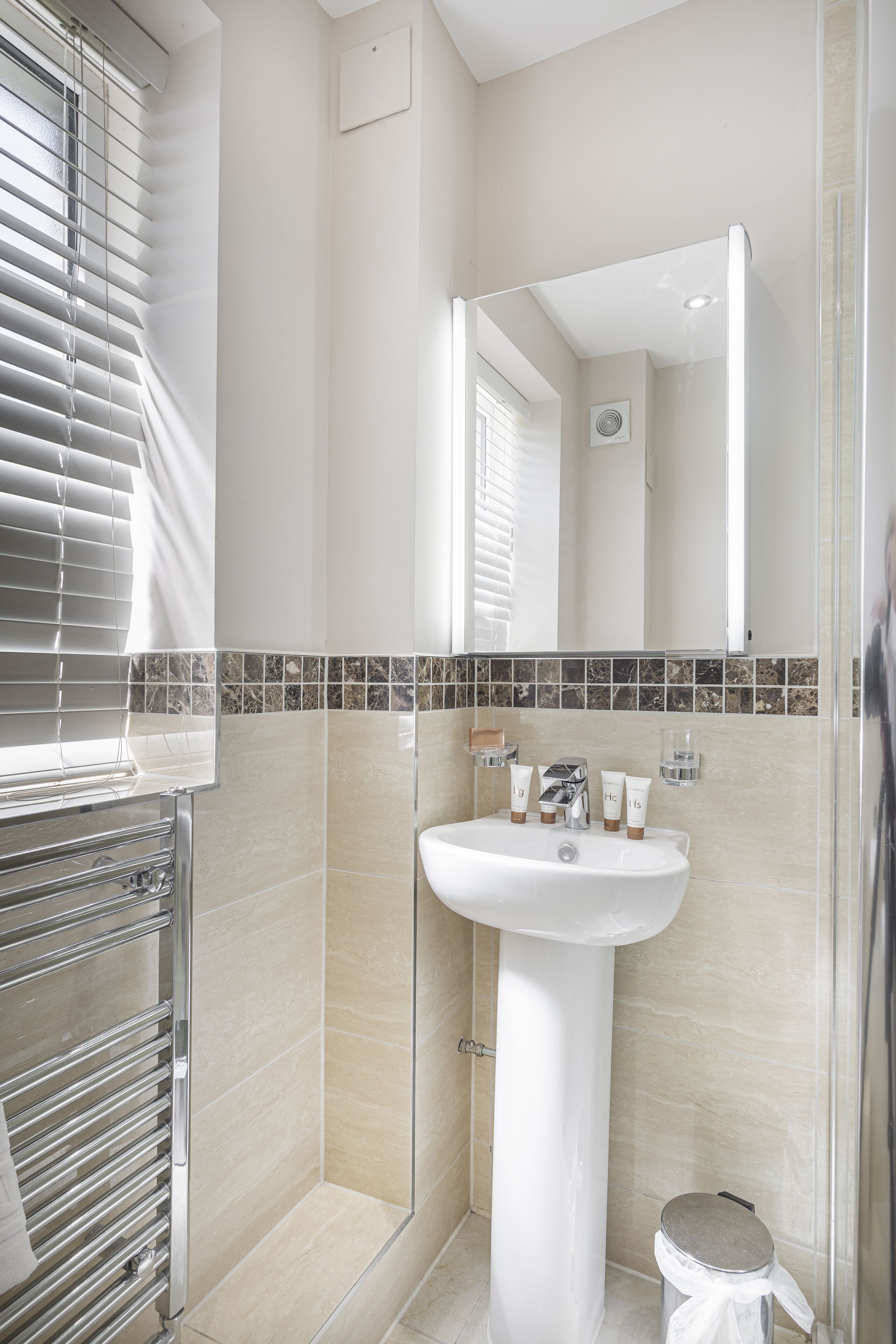 superior double room | bathroom | free toiletries, hair dryer, bathrobes, slippers