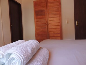 Family Townhome, 1 Bedroom | 1 bedroom, premium bedding, in-room safe, desk - Nossa Casa em Jeri (Jijoca de Jericoacoara)