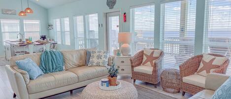 Fernseher, DVD-Player, Bücher