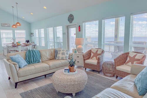 Splash Spacious 3BD 3bath Beachfront! Steps to Beach!