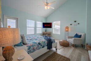 3 bedrooms, desk, free WiFi, bed sheets