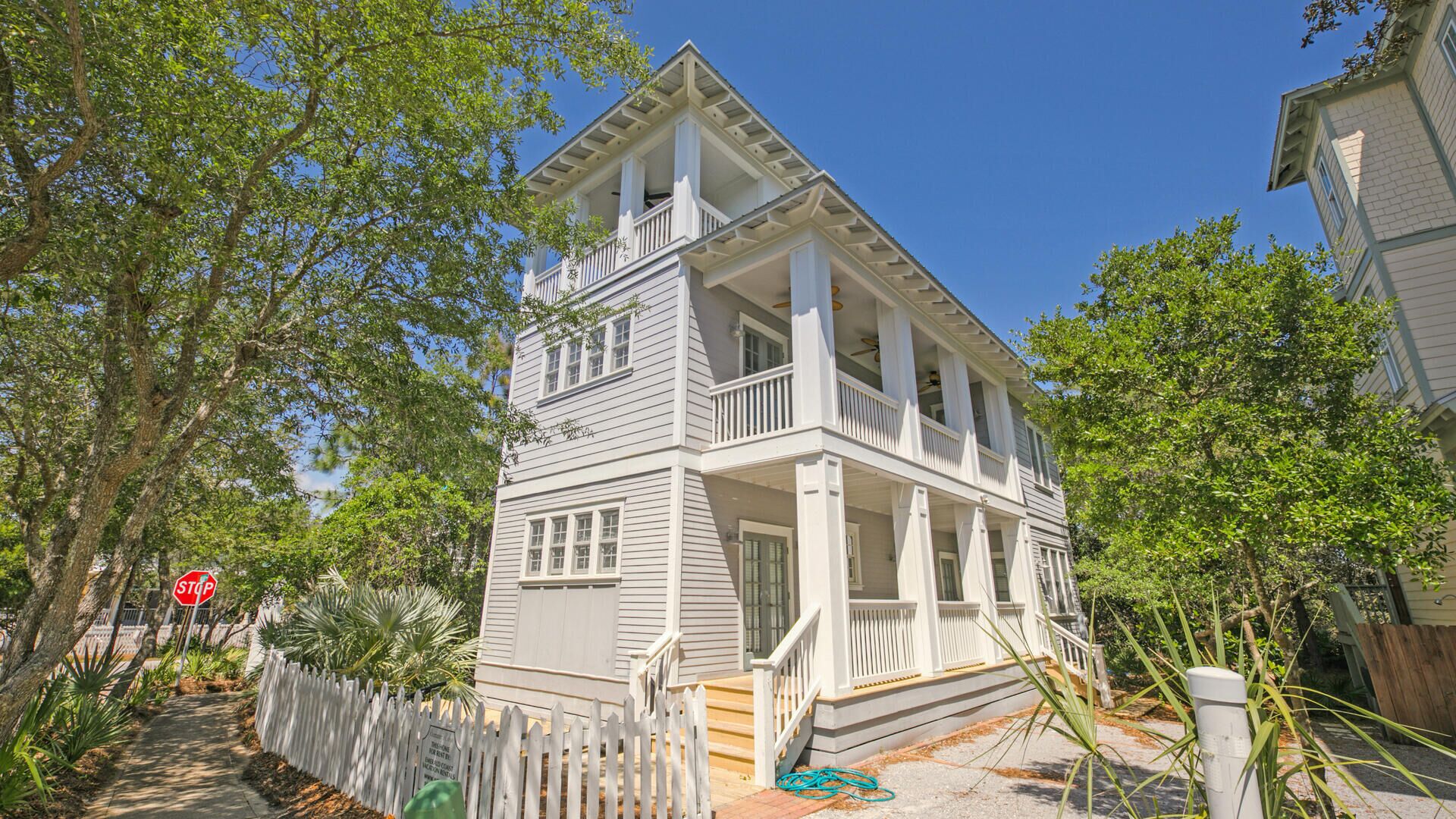 Newly Remodeled , Spacious Home~30A Near Beach~2 Pools!