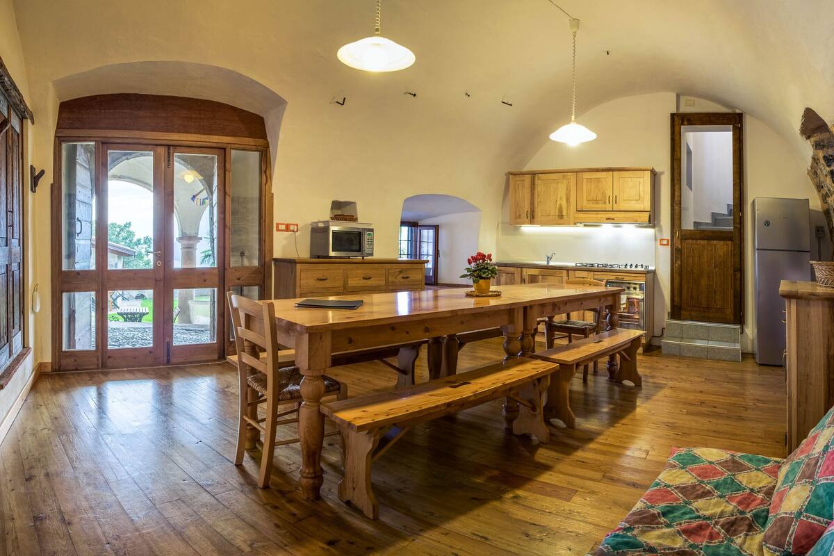Family Apartment, 3 Bedrooms, 2 Bathrooms, Lake View | Living area