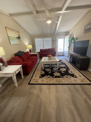 Smart-TV og DVD-spiller