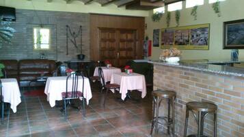 Daily full breakfast (EUR 3 per person)