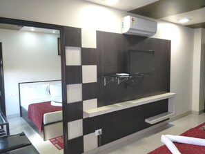 Kamar Keluarga, 2 Tempat Tidur Double | Minibar, meja kerja, kedap suara, dan Wi-Fi gratis