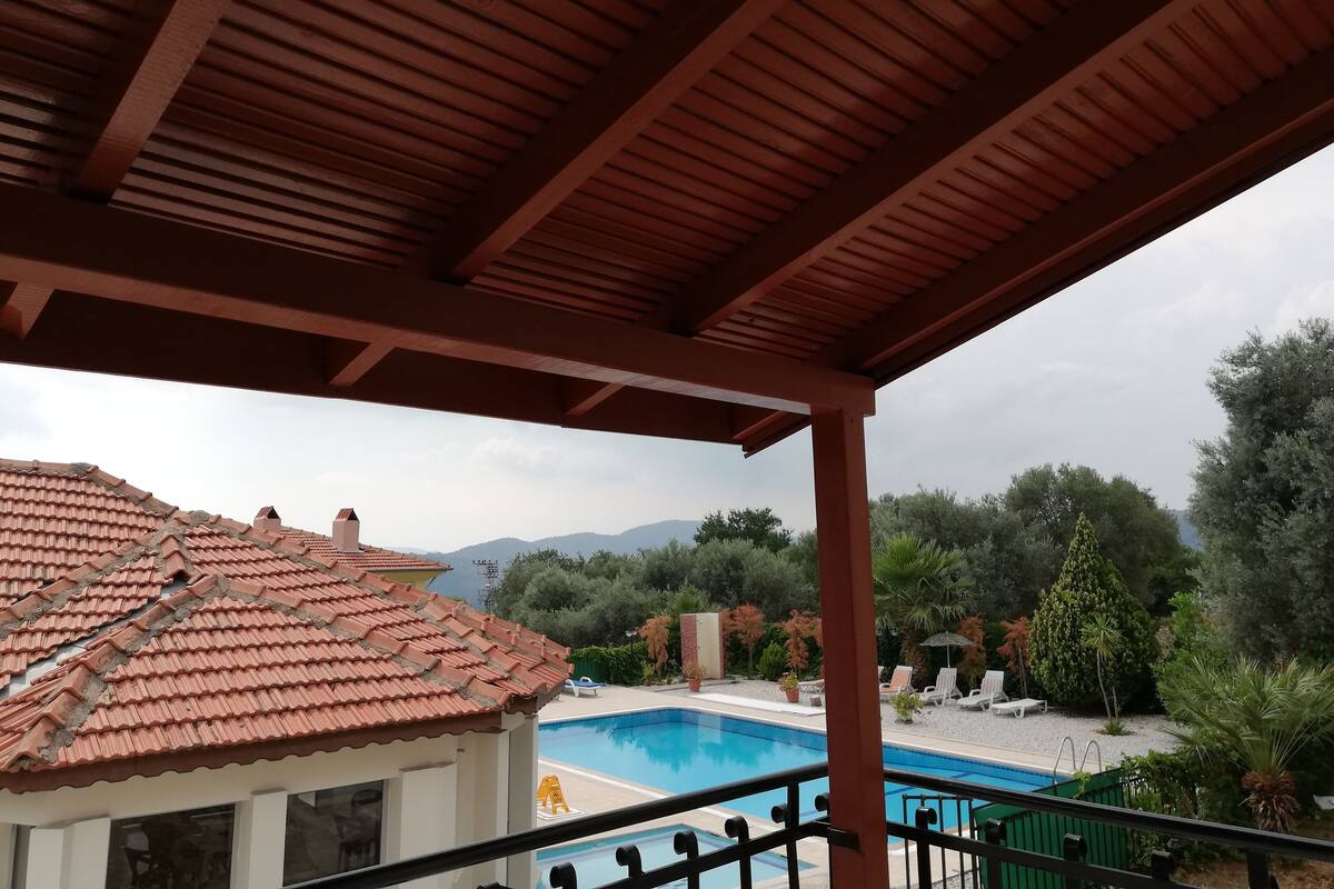 Family Room, Balcony