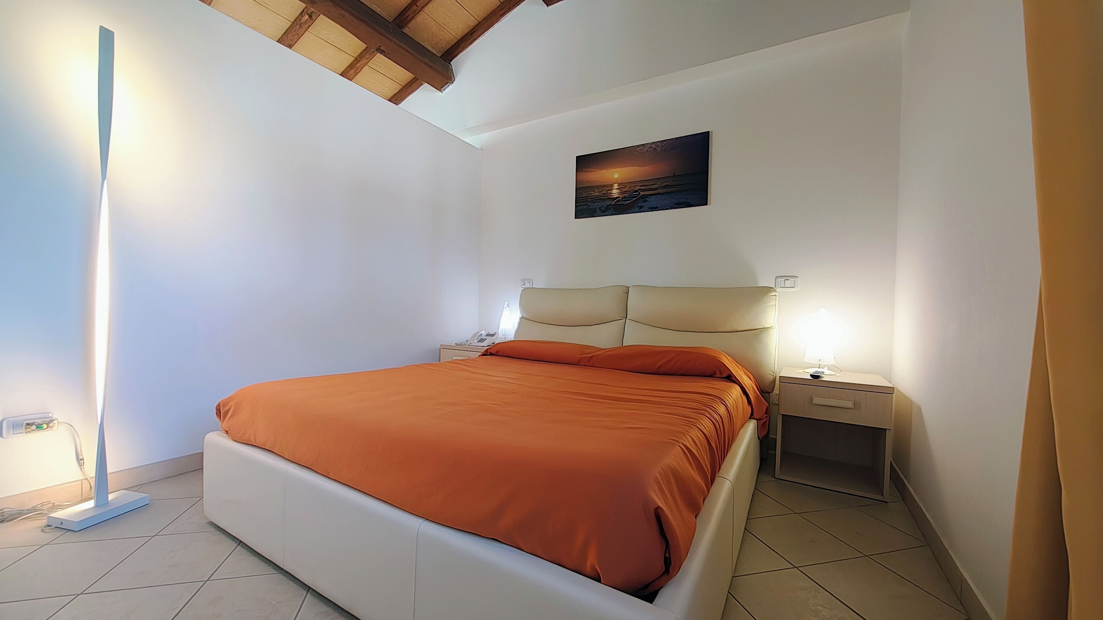 Estudio estándar | Caja de seguridad en la habitación, escritorio y cortinas blackout 