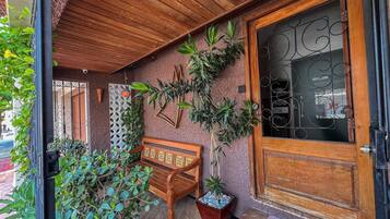 Basic Studio | Exterior detail