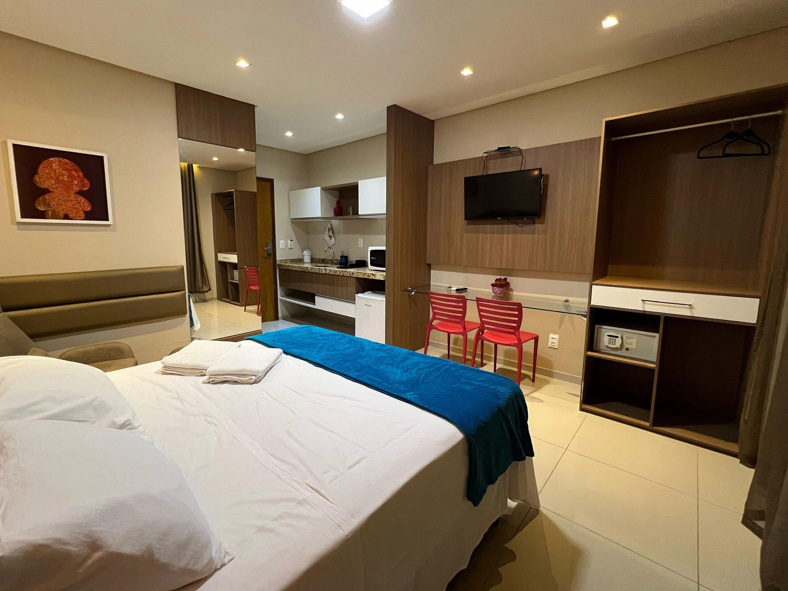 Estúdio básico | 1 quarto, roupas de cama premium, frigobar, cofres nos quartos