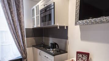 Refrigerador, cafetera/tetera, tetera/pava eléctrica