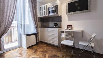 Refrigerador, cafetera/tetera, tetera/pava eléctrica