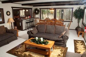 TV, fireplace, video games, DVD player - 17 Acres of Northwoods Beauty with Direct Access to Trails - Anderson Lake Lodge (Suring)
